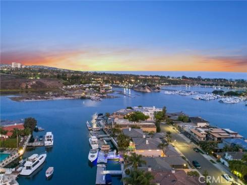 218  Evening Star   Lane, Newport Beach, CA