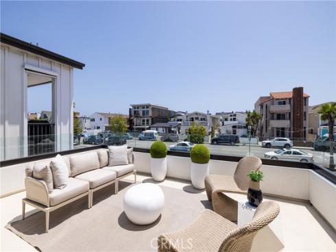 916 W Balboa   Boulevard, Newport Beach, CA