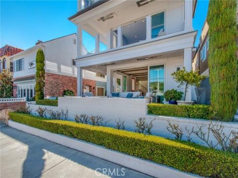 317  E. Bayfront  , Newport Beach, CA