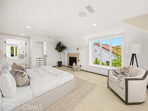 7  Trafalgar  , Newport Beach, CA