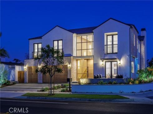 1435  Mariners  , Newport Beach, CA