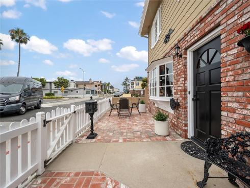 205  40th   Street, Newport Beach, CA