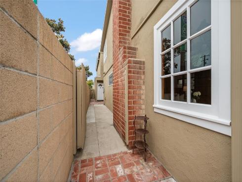 205  40th   Street, Newport Beach, CA