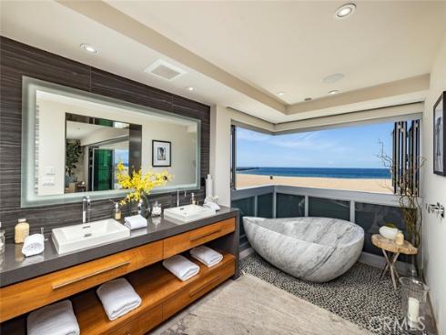 2152 E Oceanfront  , Newport Beach, CA