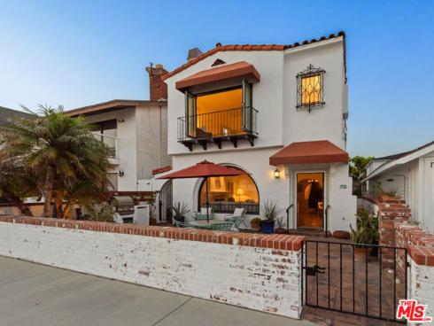 1305 E Balboa   Boulevard, Newport Beach, CA