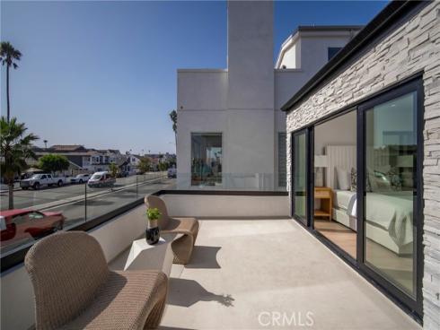 916 W Balboa   Boulevard, Newport Beach, CA