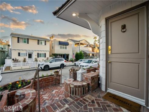 211  Pearl   Avenue, Newport Beach, CA