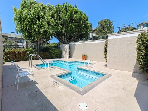 240  Nice  303  Lane, Newport Beach, CA