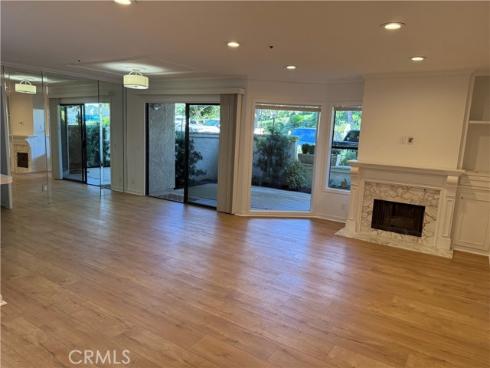 950  Cagney  106  Lane, Newport Beach, CA