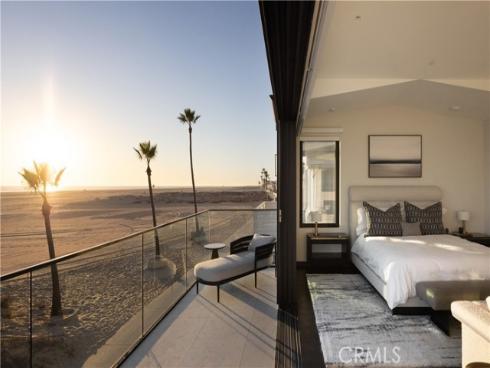 218 E Oceanfront  , Newport Beach, CA