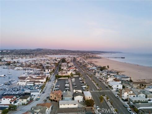 806 W Balboa   Boulevard, Newport Beach, CA