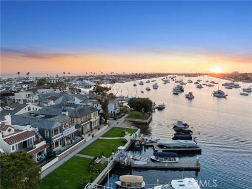 505 W Edgewater   Avenue, Newport Beach, CA