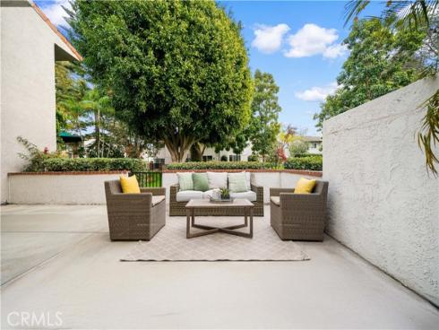 456  Vista Roma  , Newport Beach, CA