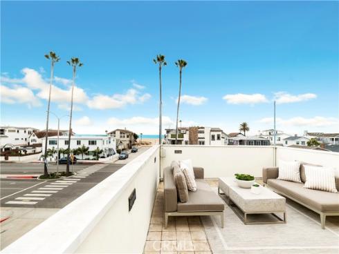 203  8th St  , Newport Beach, CA