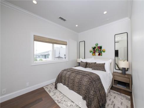 56 Balboa Coves , Newport Beach, CA