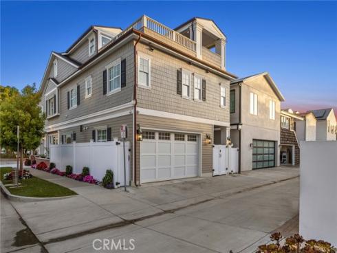 1752  Plaza Del Norte  , Newport Beach, CA