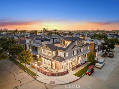 1752  Plaza Del Norte  , Newport Beach, CA