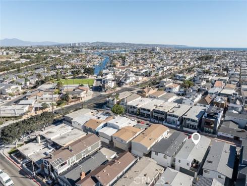 121  45th   Street, Newport Beach, CA