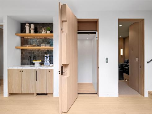 302  Kings   Road, Newport Beach, CA