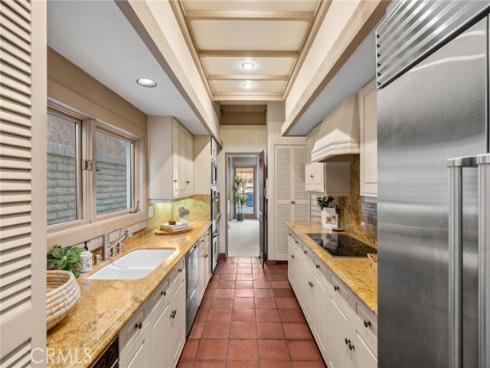 47  Linda Isle  , Newport Beach, CA