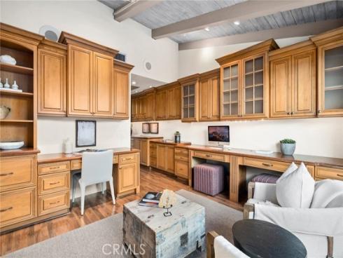 47  Linda Isle  , Newport Beach, CA