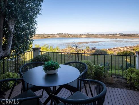 2175 Vista Entrada , Newport Beach, CA