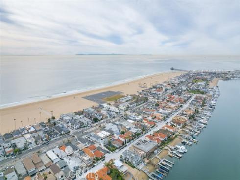 1232 W Oceanfront  , Newport Beach, CA