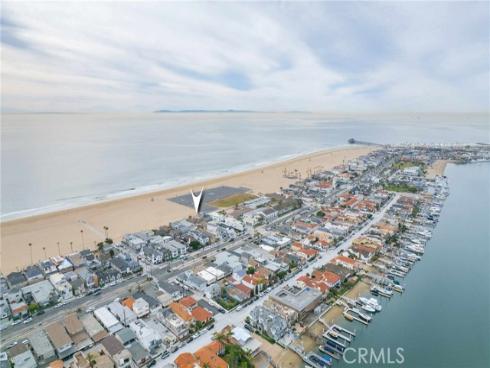 1232 W Oceanfront  , Newport Beach, CA