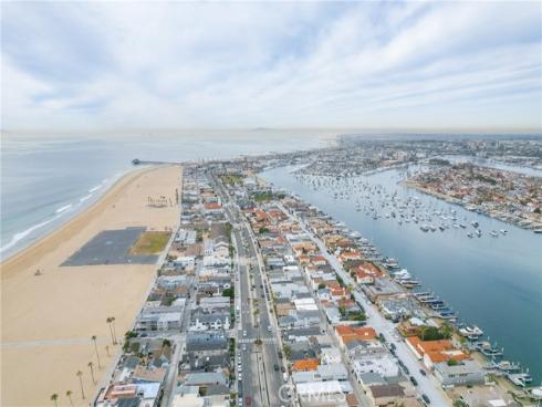 1232 W Oceanfront  , Newport Beach, CA
