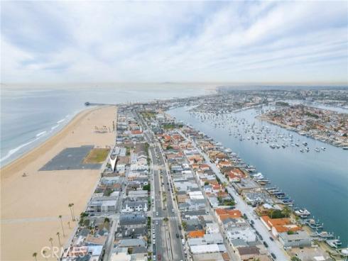 1232 W Oceanfront  , Newport Beach, CA