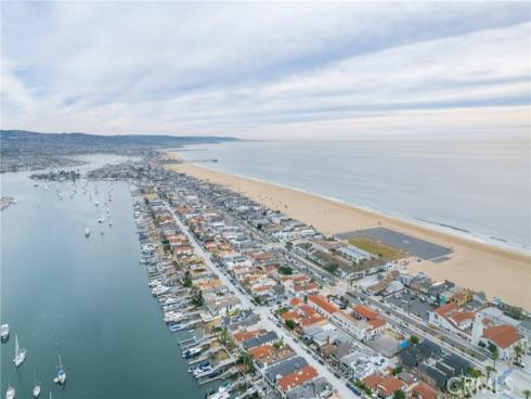 1232 W Oceanfront  , Newport Beach, CA