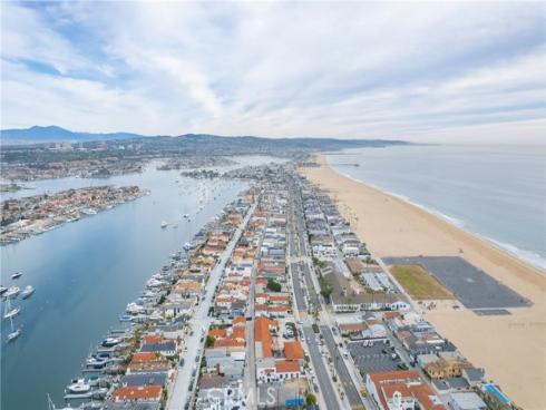 1232 W Oceanfront  , Newport Beach, CA