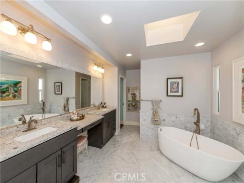 16 Lucerne 28 , Newport Beach, CA