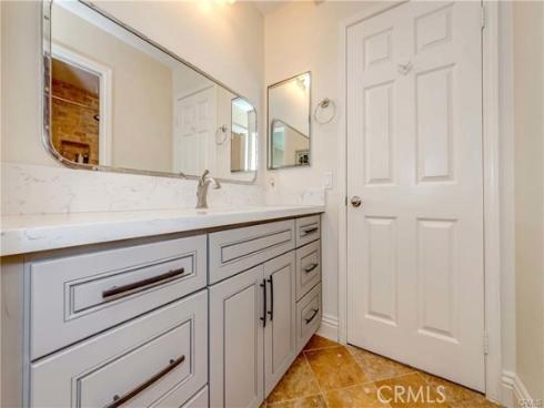 16 Lucerne 28 , Newport Beach, CA