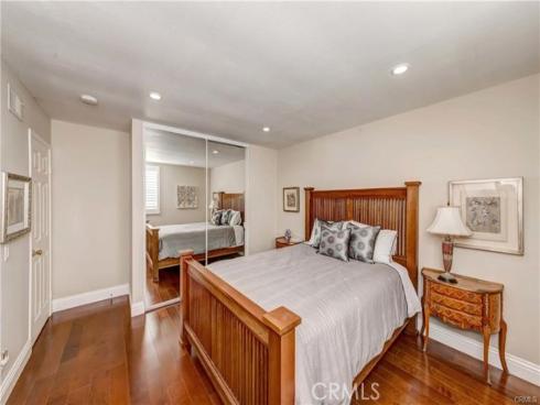 16 Lucerne 28 , Newport Beach, CA