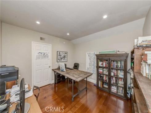 16 Lucerne 28 , Newport Beach, CA