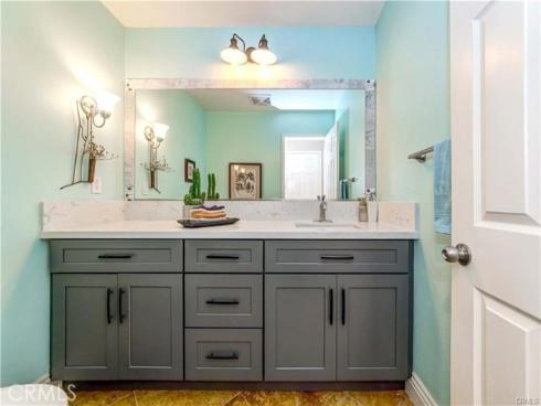 16 Lucerne 28 , Newport Beach, CA