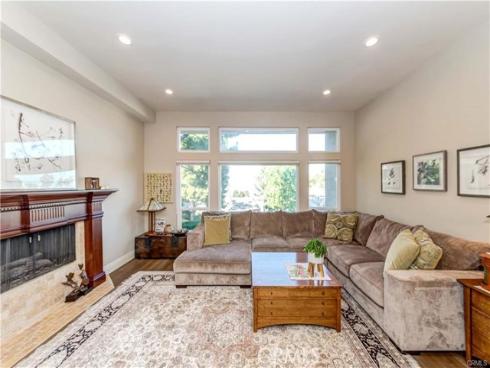 16 Lucerne 28 , Newport Beach, CA