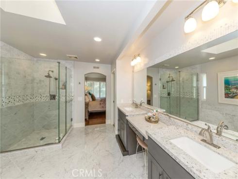 16 Lucerne 28 , Newport Beach, CA