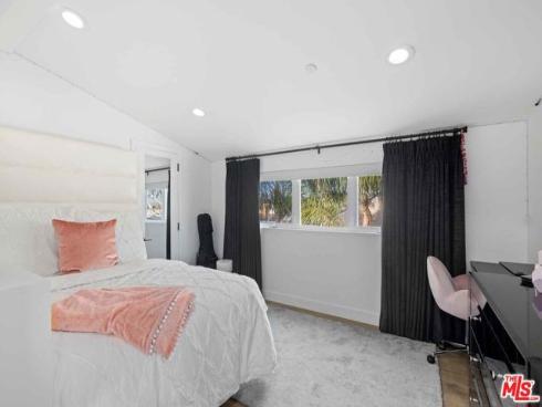 121  Emerald  1  Avenue, Newport Beach, CA