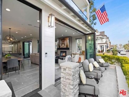 121  Emerald  1  Avenue, Newport Beach, CA
