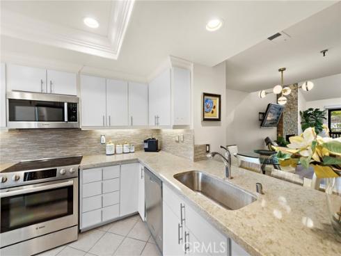 2 Canyon Island , Newport Beach, CA