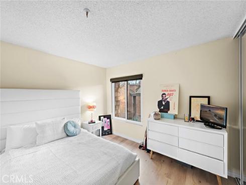 2 Canyon Island , Newport Beach, CA