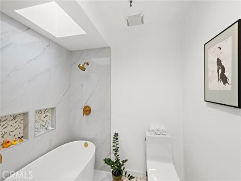 2 Canyon Island , Newport Beach, CA