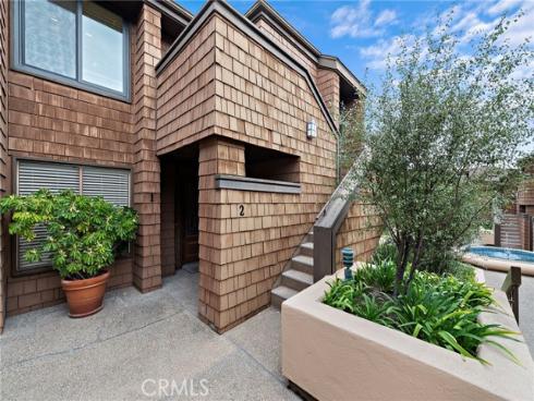2 Canyon Island , Newport Beach, CA