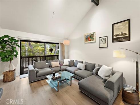 2 Canyon Island , Newport Beach, CA