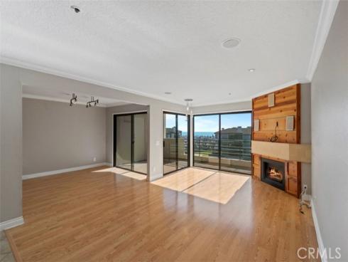 220  Nice  208  Lane, Newport Beach, CA