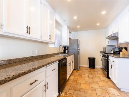 925 West Bay Avenue , Newport Beach, CA