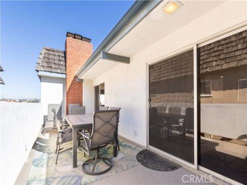 925 West Bay Avenue , Newport Beach, CA