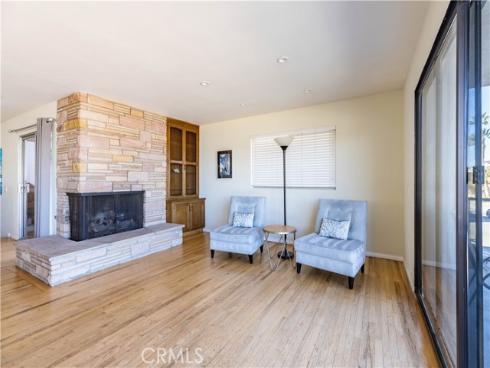 925 West Bay Avenue , Newport Beach, CA